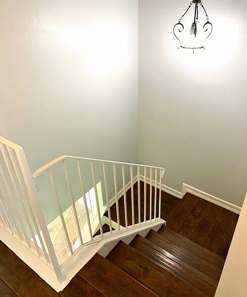 Building Photo - 631 Fairhaven Way