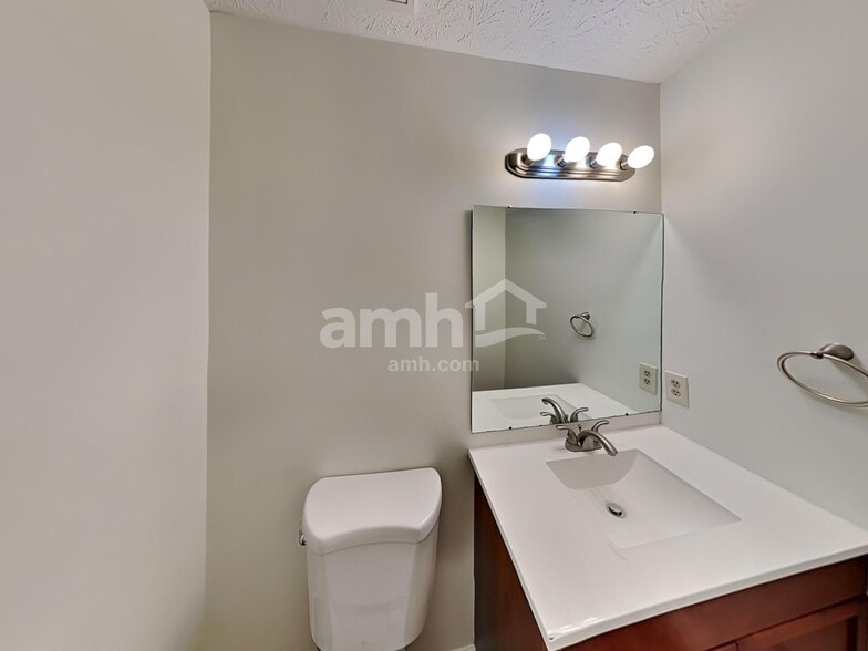 Building Photo - 7504 Hemrich Dr