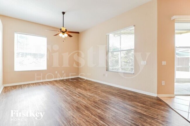Building Photo - 318 Country Vineyard Dr