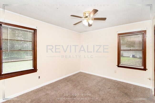 Building Photo - 1815 Ogburn Ave