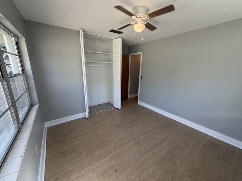 Building Photo - 703 NE 6th Pl