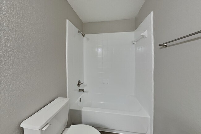 Building Photo - 7718 Balsam Crossing Ln