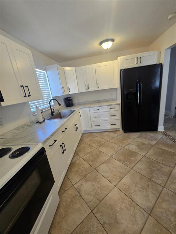 Building Photo - 3918 W Robson St