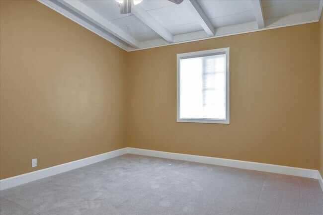 Building Photo - 10082 Endfield Way
