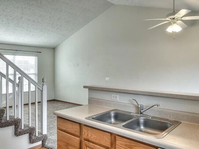 Building Photo - 6206 N 131st Ave