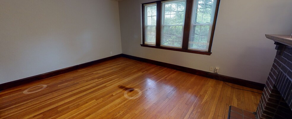 Building Photo - 120 College Ave