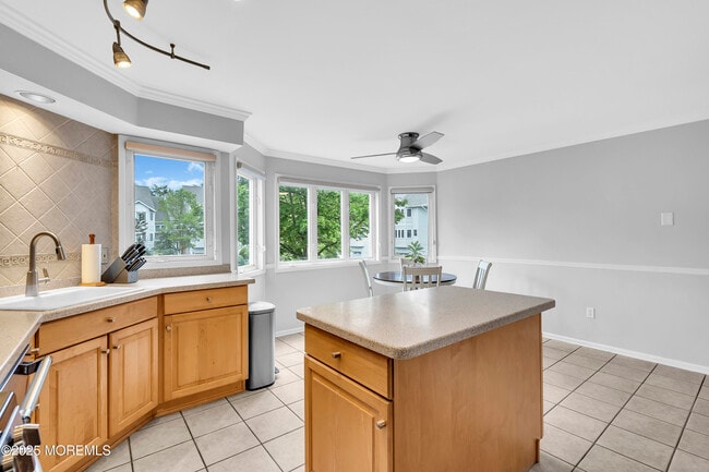 Building Photo - 203 Muskflower Ct