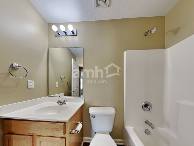 Building Photo - 1164 Turfway Ct