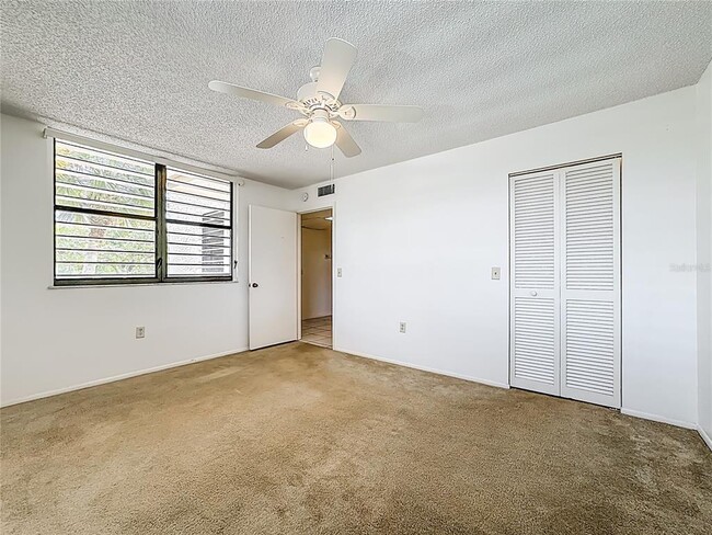 Building Photo - 434 Palm Tree Dr