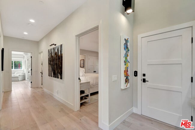 Building Photo - 3859 Rambla Pacifico St