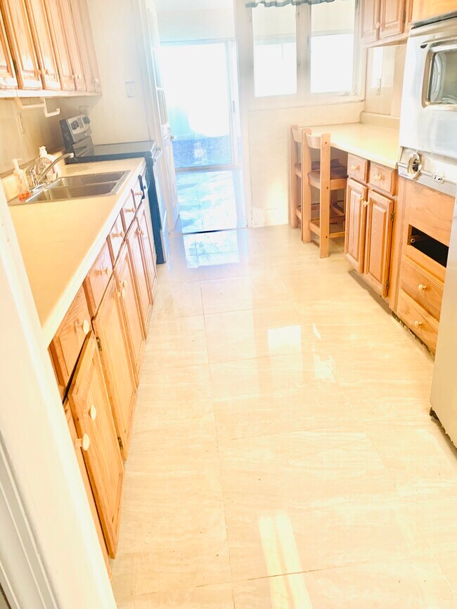 Kitchen - 3134 Stoney Creek Rd