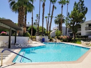 Building Photo - 5285 E Waverly Dr