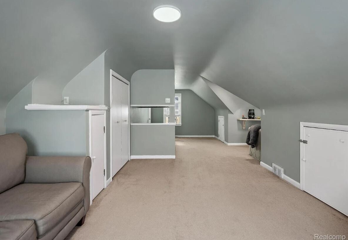 Bedroom 3 / Loft - 2204 Mahan St