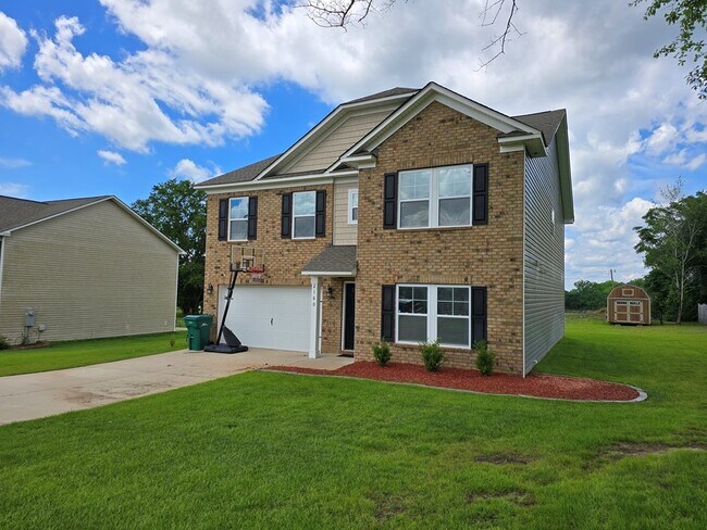 Building Photo - 2160 Alden Dr