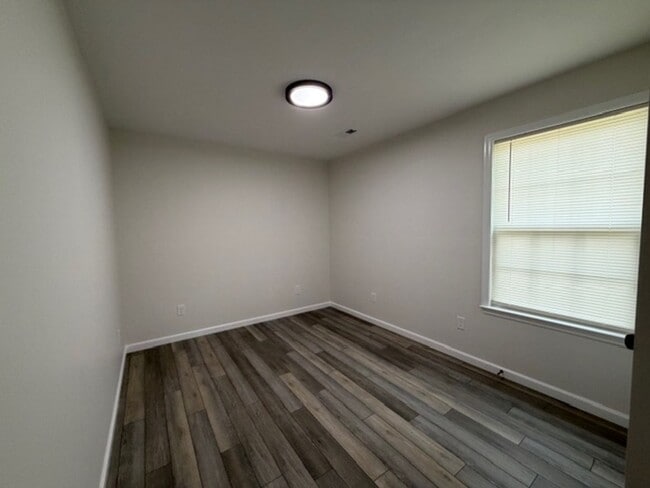 Building Photo - **MOVE IN SPECIAL, 1/2 OFF FIRST MONTHS RENT**Beautiful New 3 Bedroom 2 Bath House!