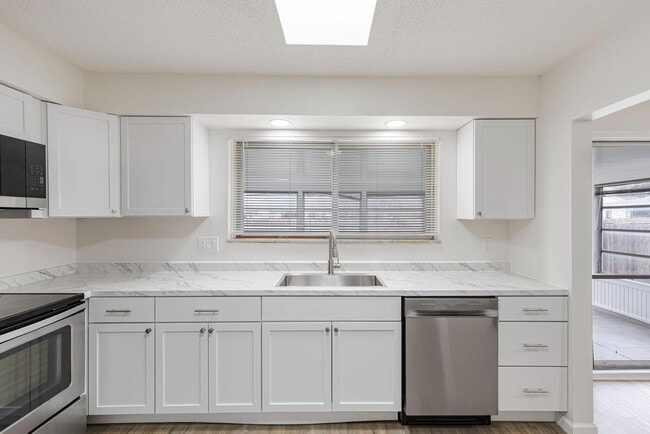 Building Photo - 2151 Trent Rd