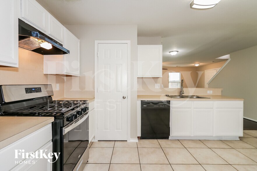 Building Photo - 7311 Rising Brook Dr