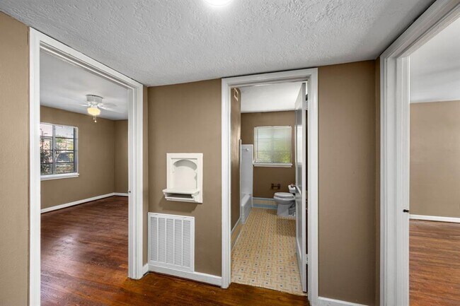 Building Photo - 3444 Blodgett St