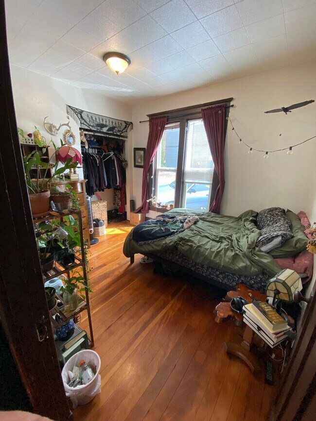 Building Photo - 1304 Ellis St