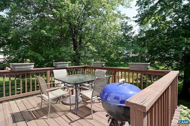 Building Photo - 2371 N Chesterfield Ct