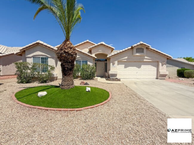 Primary Photo - Exceptional 3/2 Peoria Corner Lot House!