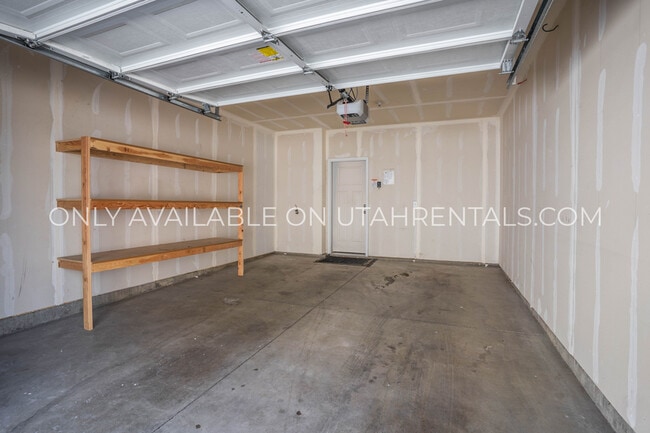 Building Photo - 662 E 355 N