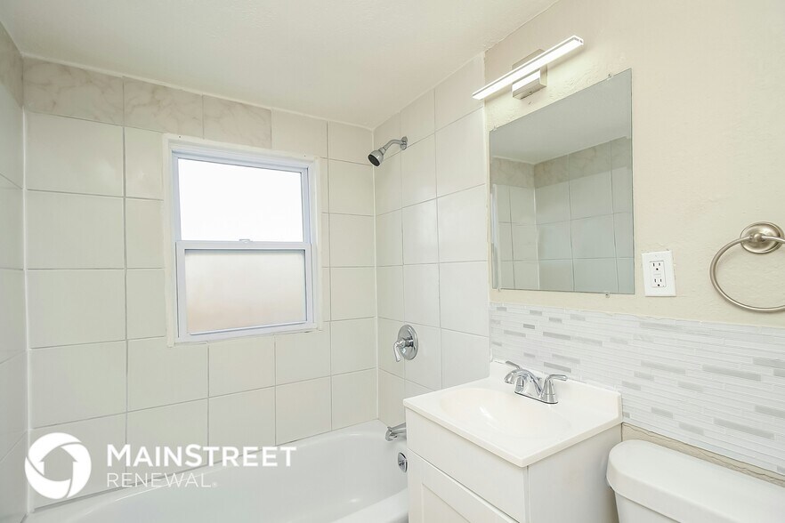 Building Photo - 7909 Garfield Ave