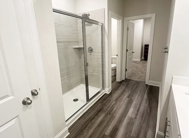 Building Photo - Spacious 4 Bedroom Home with Main-Level Primary and 2-Car Garage