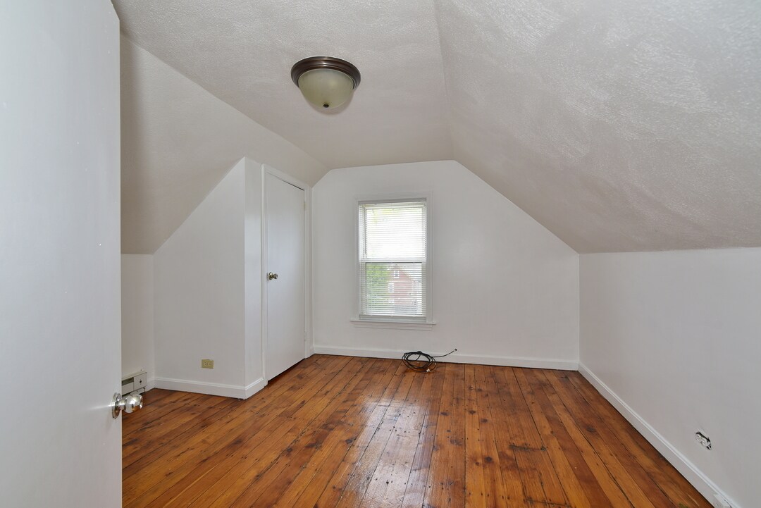 Building Photo - 43 Rosseter St