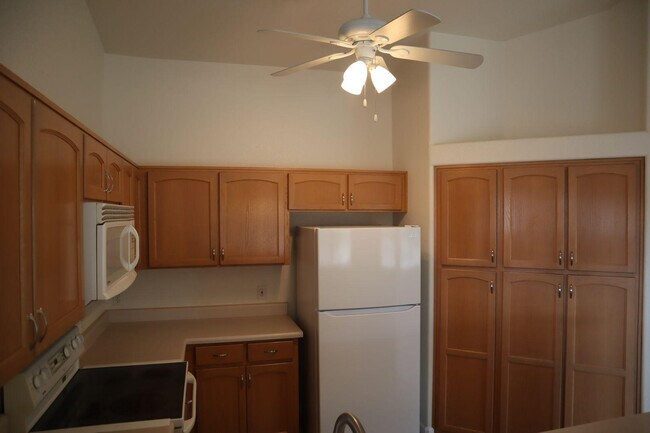 Building Photo - 2630 Lemoor Ct