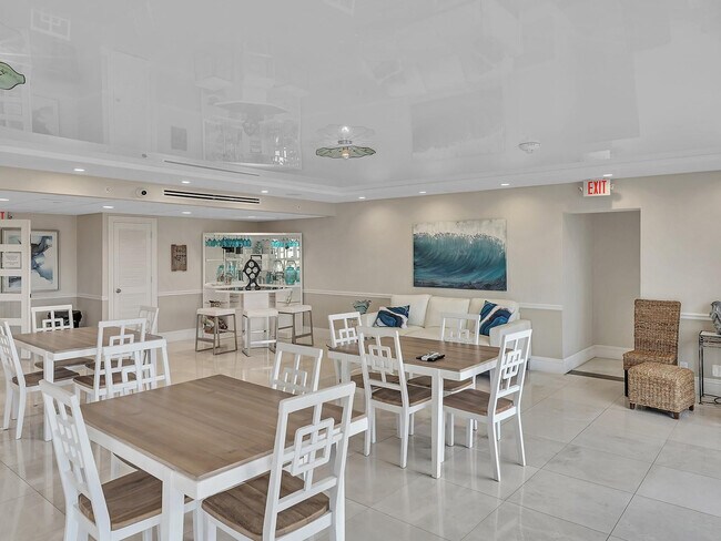 Building Photo - 1150 Hillsboro Mile