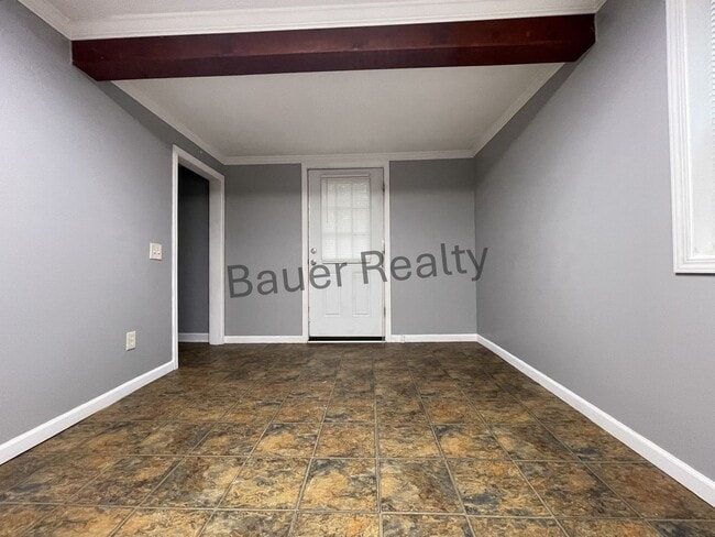 Building Photo - Large Four Bedroom Home