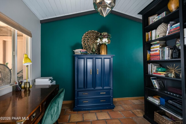 Building Photo - 372 Verde Ln