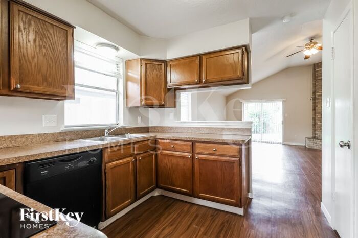 Building Photo - 10538 Waving Fields Dr