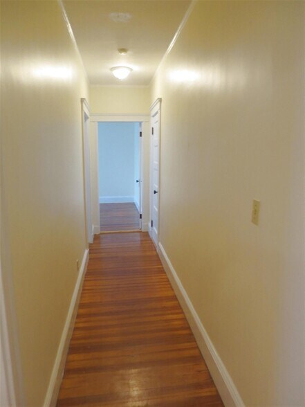 Building Photo - 5 Freeman St