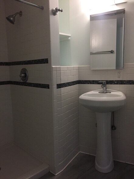 Bathroom - 6537 Beach Dr SW