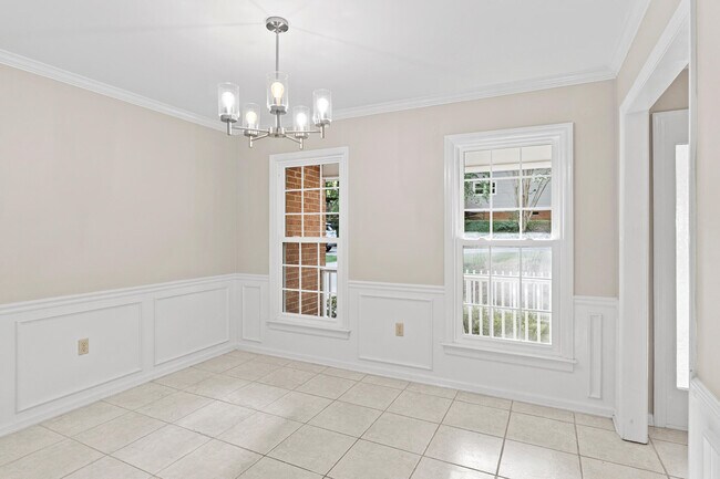 Building Photo - 328 Old Salem Way