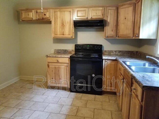 Building Photo - 948 Bear Creek Rd