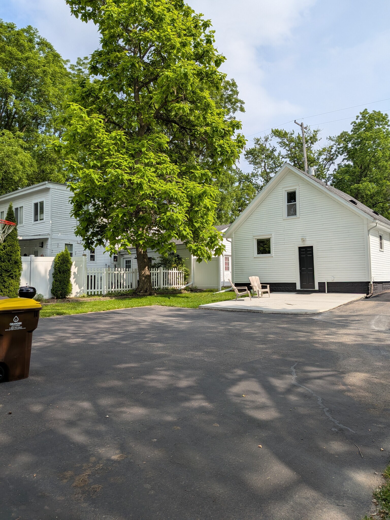Building Photo - 2052 Hamilton Rd