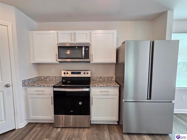Building Photo - 132 Elegance Wy