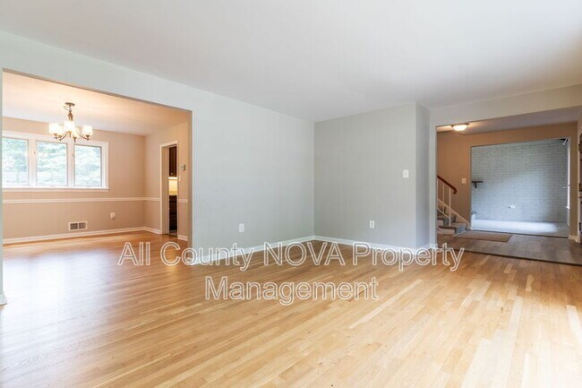 Building Photo - 4126 Lenox Dr