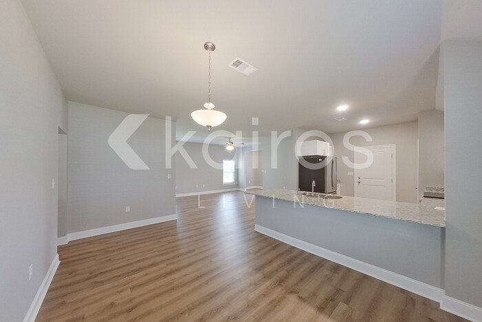 Building Photo - 22850 Monterey Ave