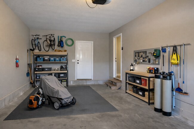 Building Photo - $1500 3 Bedroom 2 Bath Modern Brick Home!