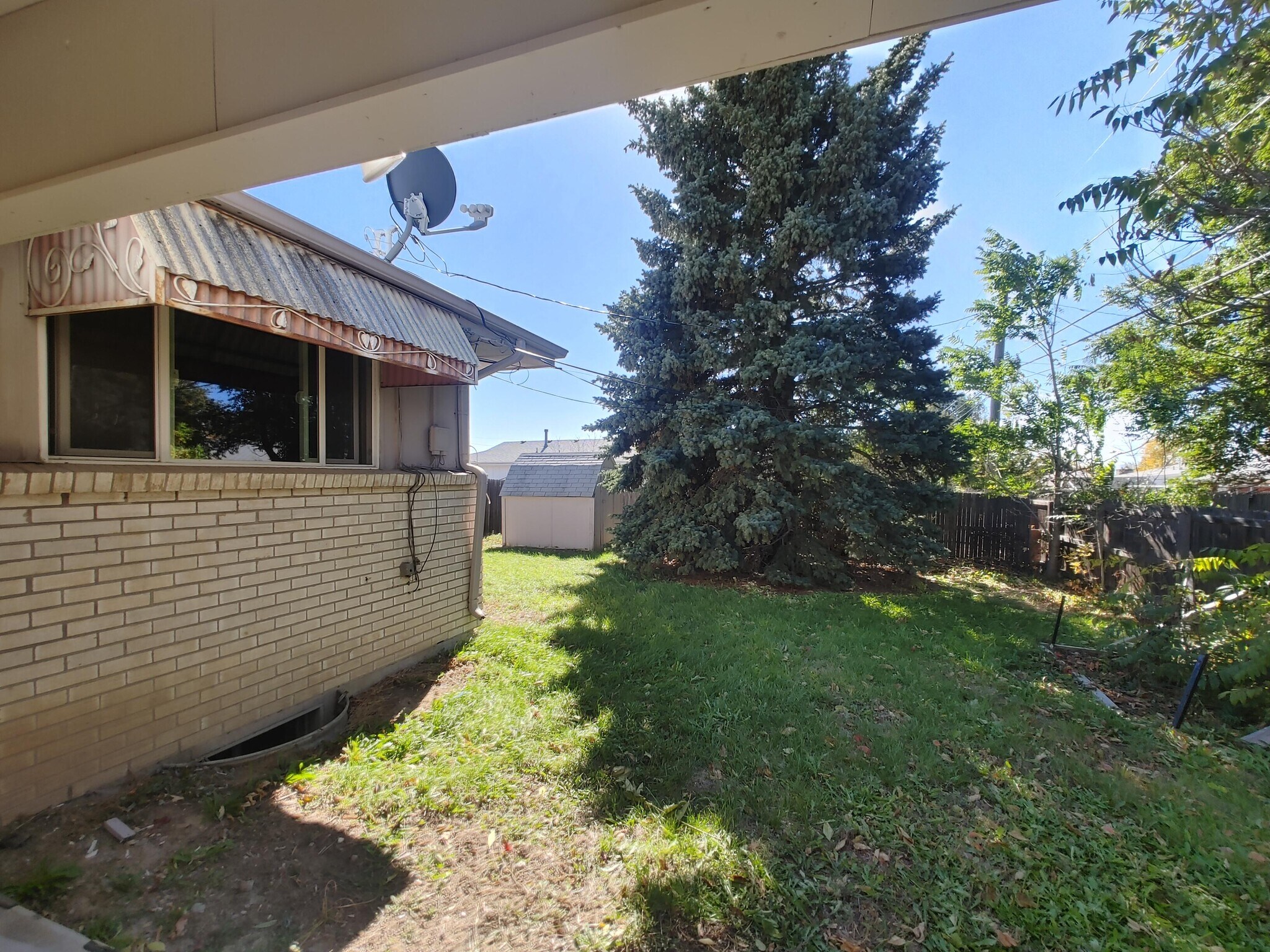 Building Photo - 8869 Circle Dr