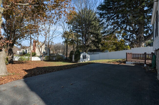 Building Photo - 2 Bellevue Ave