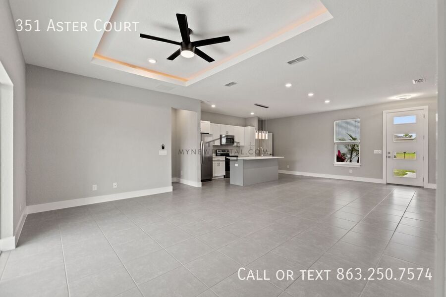 Building Photo - 351 Aster Ct