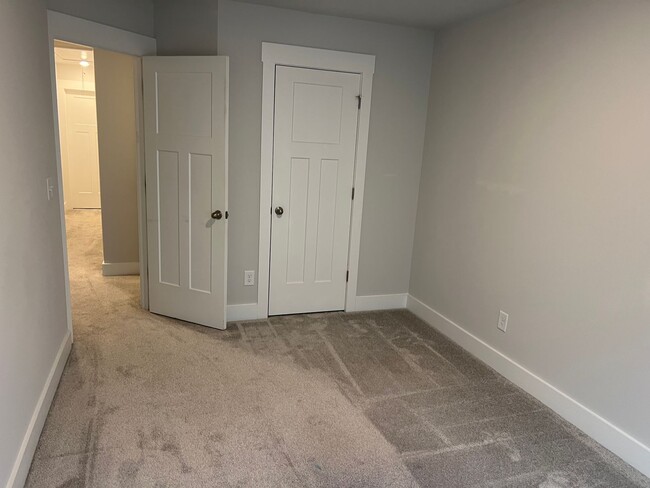 Building Photo - Stunning 3/2 Rental Unit in Prime Simpsonv...