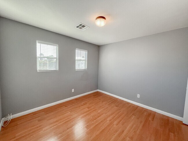 Building Photo - **$500 OFF MOVE IN BY 08/07/2026**Charming Two-Story Home In the Heart of Summerlin with Pool
