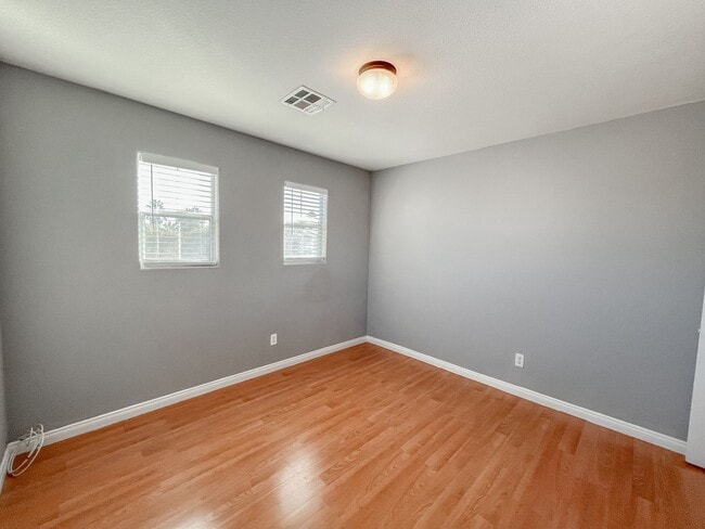 Building Photo - Charming Two-Story Home In the Heart of Summerlin with Pool