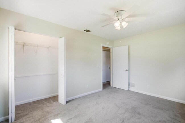 Building Photo - "Charming 3-Bedroom Oasis with 2 Baths on ...